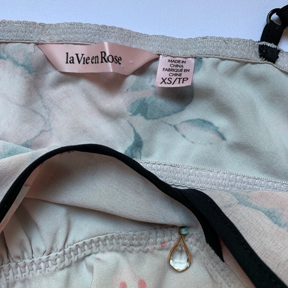 XS, La Vie En Rose, pink & black floral sleep top - Picture 7 of 7